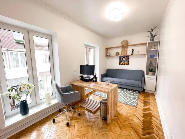 Freedom Apartments In The Heart Of Lviv - Balabana Str And Svoboda Avenue ภายนอก รูปภาพ